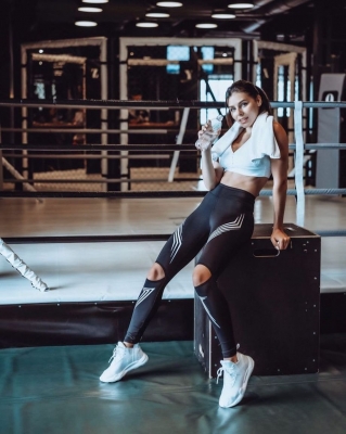 Эффективная жиросжигающая тренировка для женщин, как сжечь 500 калорий за полчаса