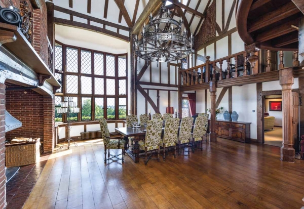 &laquo;Маскировка собственности&raquo;: британская усадьба Ходорковского за &pound;6 млн отдана в залог швейцарскому банку