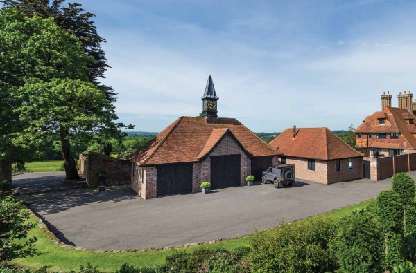 &laquo;Маскировка собственности&raquo;: британская усадьба Ходорковского за &pound;6 млн отдана в залог швейцарскому банку