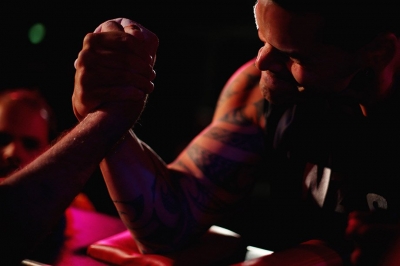 Правила армрестлинга. Техника армрестлинга &mdash; какие мышцы качать, какие техники бывают, основы техники борьбы