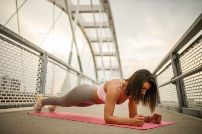 Тренировка на 10 минут в день, комплекс упражнений для красивой фигуры, интенсивная ежедневная тренировка