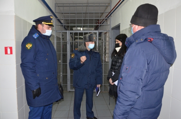 Ужасы кировских СИЗО: несколько дней собирали мочу, чтобы облить заключенного