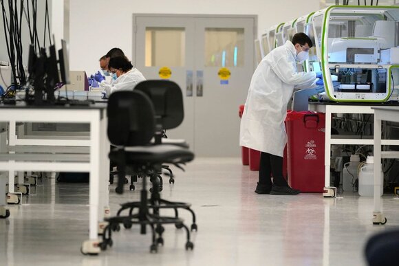 v-germanii-vyjavili-pervogo-zarazhennogo-omikron-shtammom-koronavirusa-f70ab89