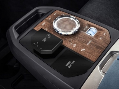 bmw-vyvedet-na-selektor-korobki-peredach-novye-funkcii-1eb7ef4