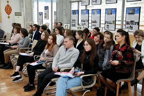 В Киргизии состоялась молодежная конференция российских соотечественников