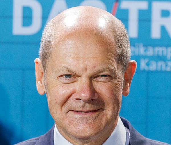 kievu-sleduet-zabyt-o-podvizhkah-v-dialoge-s-moskvoj-s-prihodom-sholca-70ea818