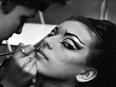 zachem-sovetskie-avtomehaniki-vsegda-derzhali-pod-rukoj-samuju-deshevuju-gubnuju-pomadu-3785dc4