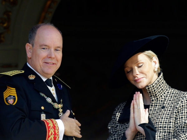 Княгиня Монако Шарлен стала «призраком»: история странной болезни Княгиня Монако Шарлен стала «призраком»: история странной болезни