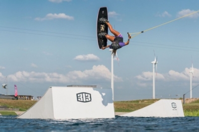 Как начать кататься на вейксёрфе &mdash; 6 полезных советов для начинающих от чемпионки мира по вейксёрфингу Светланы Беловой