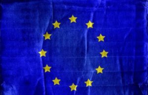 Домбровскис: Евросоюз не намерен отделяться от Китая, но готов себя защищать