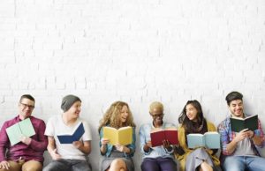 Что читает молодежь: 10 художественных книг на любой вкус