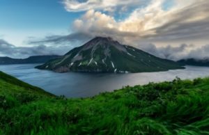 Отдых на Курильских островах 2023: куда пойти и что посмотреть
