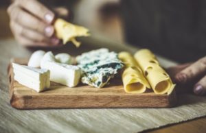 В чём польза сыра для мужского организма, отвечает нутрициолог
