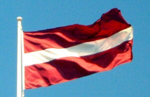 В Латвии местного националиста Кирштейнса упрекнули за интервью на русском языке