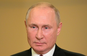Политолог Бовт признал интервью Карлсона с Владимиром Путиным провальным