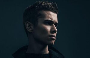Звезда «Слова пацана» Минекаев рассказал о фанате, который попросил сфотографироваться в бане