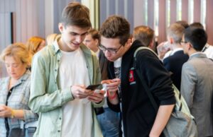 Почти 1,7 млн школьников проходят итоговое собеседование по русскому языку