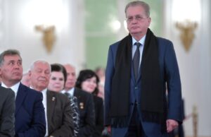 Директор Эрмитажа Михаил Пиотровский отмечает 80-летие