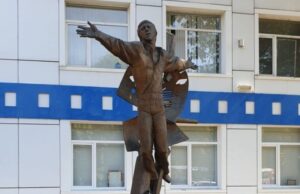 Одесситы потребовали вернуть памятник Высоцкому