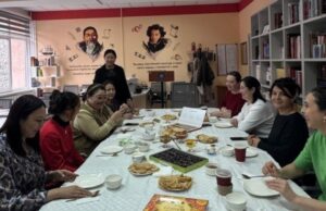 В Алма-Ате отпраздновали Масленицу: проводы зимы и встреча весны