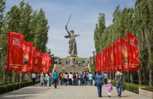 В России и за рубежом почтили память защитников Сталинграда