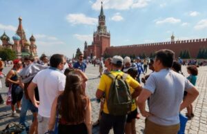Число иностранных туристов в России выросло на треть за год