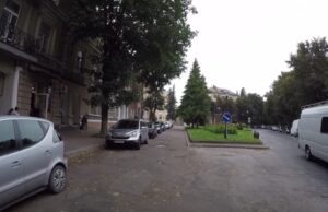 Вандалы на Украине разбили памятник советским солдатам