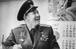 60 лет назад Алексей Леонов первым в истории вышел в открытый космос
