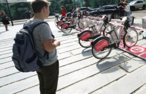 Столичный Дептранс предлагает запретить пользоваться электровелосипедами лицам до 18 лет