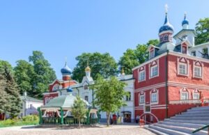 5 уникальных монастырей России, которые стоит увидеть своими глазами