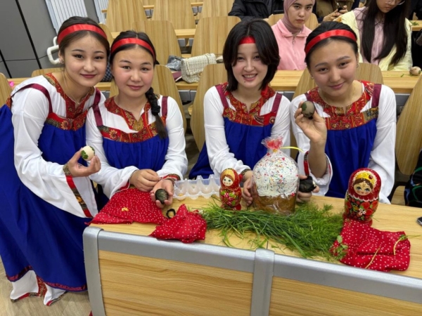 Пасхальный мастер-класс, посвящённый сохранению русских народных традиций, прошёл в Оше