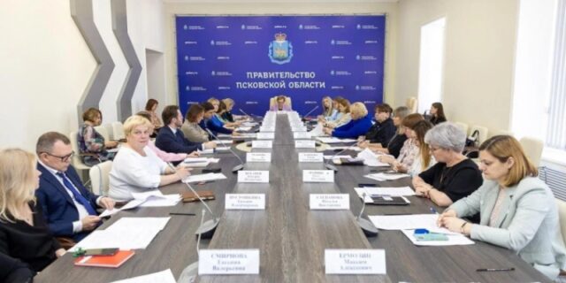 zasedanie-orgkomiteta-foruma-pskovskaja-oblast-mesto-gde-hochetsja-zhit-proshlo-v-pravitelstve-regiona-3e363fb