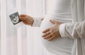 Женщина успешно родила после трансплантации матки