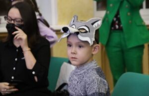 Узбекистанские школьники познакомили малышей с русскими народными сказками