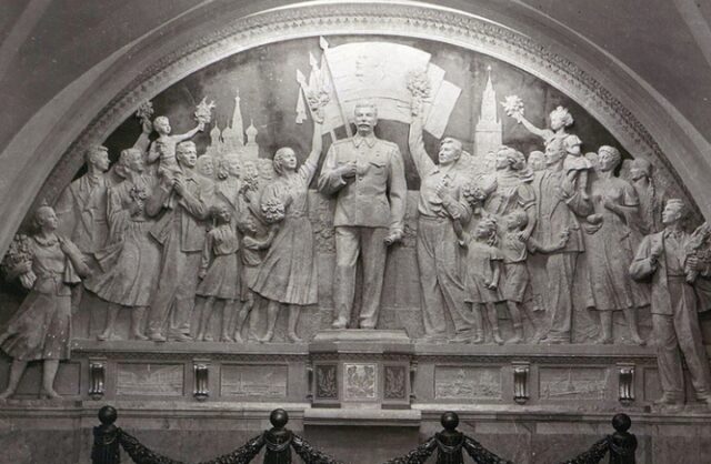 lenin-i-stalin-pod-zemlej-veterany-moskovskogo-metro-rasskazali-o-sudbe-izobrazhenij-sovetskih-vozhdej-v-metro-17463ff