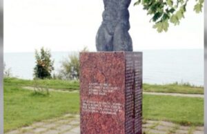 В эстонском городе Калласте в Причудье снесли памятники павшим в боях с нацизмом