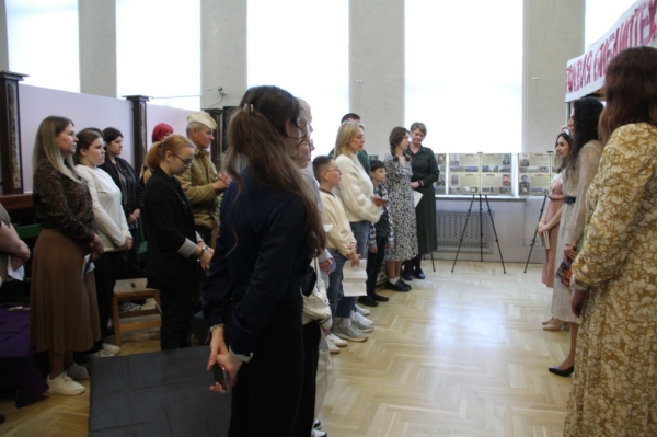 &laquo;Полевая библиотека&raquo;: тематическая инсталляция о Великой Отечественной войне с успехом проходит в Гродно