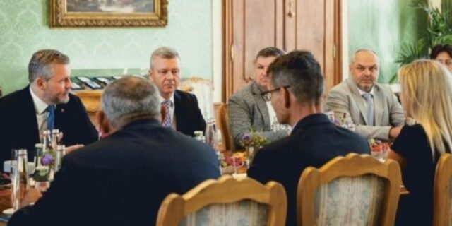 sootechestvenniki-na-vstreche-s-prezidentom-slovakii-obsudili-temu-prepodavanija-russkogo-jazyka-0a3f9e1