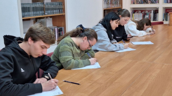 Студенты филфака и преподаватели в Тирасполе написали Межнациональный диктант