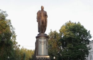 Жителям Парижа рассказали о российских писателях-дипломатах