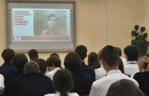 Тематический час «Константин Симонов: жизнь, война и творчество» прошёл в Новополоцке