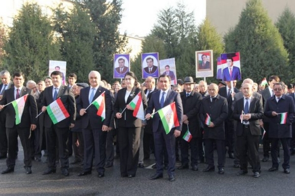 В Русском центре отметили государственные праздники Таджикистана и России