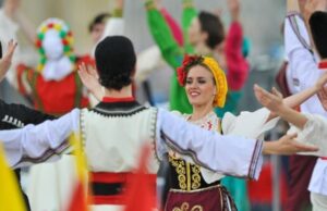 Международная выставка в Гаване открылась показом костюмов народов России