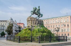 Украинские депутаты общаются на русском языке