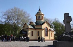 В Черкассах раскольники силой отобрали храм у канонической Украинской православной церкви