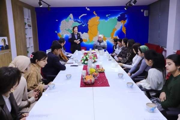 День памяти Сергея Есенина прошёл в Душанбе