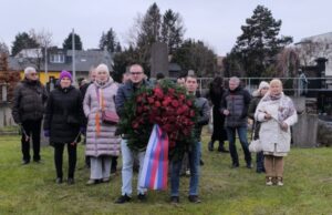 Участники исторического клуба Русского дома в Вене почтили память советских воинов