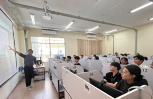 Русский центр в Хошимине познакомил вьетнамских студентов с Татьяниным днём
