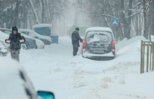 Правила снега: москвичи вспомнили, как жить среди сугробов