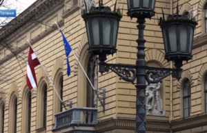 В Латвии убирают указатели с русскими названиями